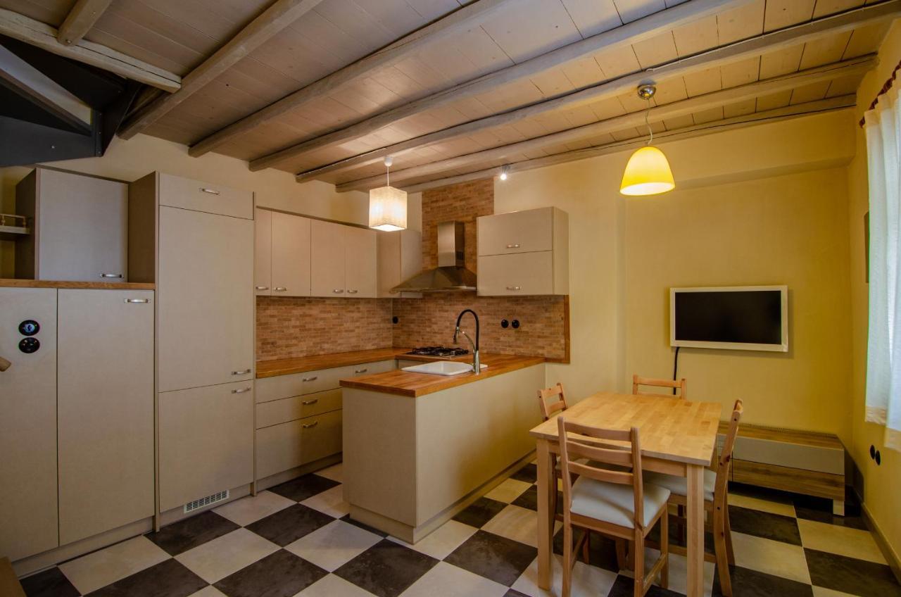 Myyellowhome Ermoupoli Bagian luar foto