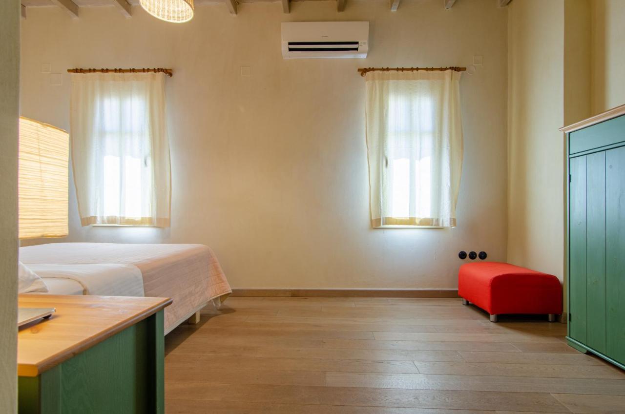 Myyellowhome Ermoupoli Bagian luar foto
